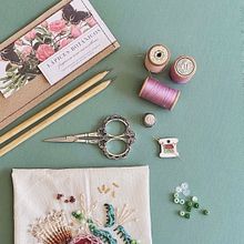 PRIMERAS PUNTADAS. Bastidor de Práctica CURSO TECNICAS DE BORDADO . Broderie, Fotografie mobilă și Fotografie de produs de Gaby Pazos - 03.06.2021