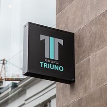 Logotipo para Grupo Triuno. Br, ing, Identit, and Graphic Design project by Lara Benito - 11.01.2015