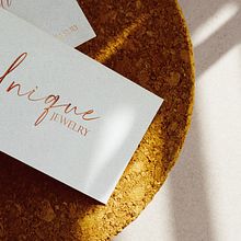 Unique Jewelry. Un proyecto de Br, ing e Identidad, Diseño de jo, as, Diseño gráfico y Fotografía de moda de yolanda duarte - 10.03.2021