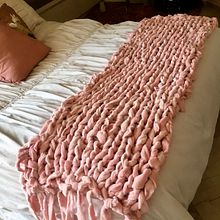 Pie de Cama UPCYCLING. Fiber Arts project by Claudia Guillén - 03.10.2021