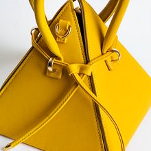 MAYTA. Photograph, Studio Photograph, and Product Photograph project by Pupe Fabre - 03.11.2021