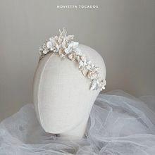 Tiara "Alih". Design, Accessor, Design, Jewelr, Design, Fashion Design, and Product Design project by Vero Huerta Cuellar - 03.12.2021