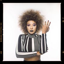 funky friday. Een project van Analoge fotografie, Studiofotografie, Modefotografie y Portretfotografie van Santiago Fernández - 14.03.2021