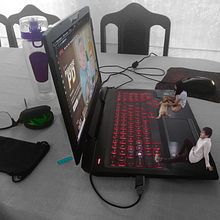 Netflix en familia. Photomontage project by Pedro Antonio Lopez Chumacero - 03.15.2021