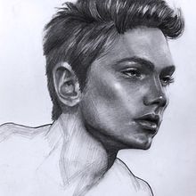 Mi Proyecto del curso: Retrato realista con lápiz de grafito. Un progetto di Disegno a matita, Disegno di ritratti e Disegno realistico di foliaco - 15.03.2021
