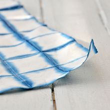 Shibori paper . % Ioana Golzke tarafından hazırlanan Kağıt El Sanatları projesi - 04.17.2017