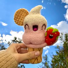 My first project of needle felting : a cute ice cream. Un proyecto de Art to de francidt - 18.03.2021