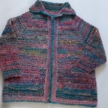 Top down - first ever crochet garment, combining my homespun and commercial yarn. Un projet de Crochet de corsetis - 20.03.2021