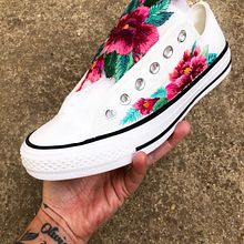 zapatillas bordadas. Arts, and Crafts project by Ignacia Jullian - 03.21.2021