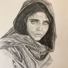 Mona Lisa- My project in Realistic Portrait with Graphite Pencil course. Un proyecto de Bocetado, Ilustración tradicional, Bellas Artes, Dibujo a lápiz, Dibujo, Dibujo de Retrato, Dibujo realista, Dibujo artístico y Dibujo anatómico de Светлана Хэйро - 24.03.2021