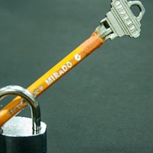 EL LÁPIZ COMO LLAVE: El objeto pensado "por encima de lo real". Un proyecto de Bellas Artes, Escultura y Creatividad de Brayan Camilo Holguín Rodriguez - 27.03.2021