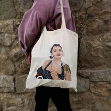 Ilustración digital y bolsa de tela. Un projet de Illustration traditionnelle, Création d'accessoires , et Design graphique de Raquel Vergara Pizarro - 29.03.2021