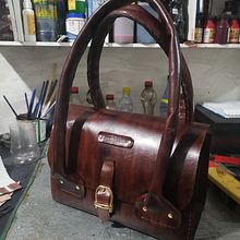 Mi proyecto del curso: Creación de bolsos de cuero artesanales . Un progetto di Artigianato di Ronald Magallanes Nieves - 01.03.2021