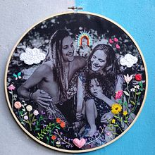 Foto afetiva bordada. Fine Arts, Arts, Crafts, Embroider, Sewing, Decoration, Design, Interior Design, Product Design, Photograph, and Fine-Art Photograph project by Natália Da Silva Moraes - 04.02.2021