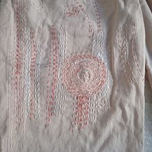 Reparacion de dos pantalones, uno en lino salpicado de tinta de color gris en un evento y el otro desgarrado.. Embroider project by Isilda Varela - 04.02.2021