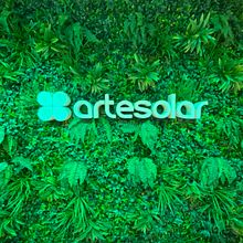 Jardín vertical con iluminación RGB. Interior Design project by Lara Benito - 04.02.2021