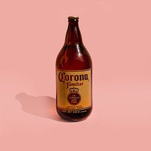 Vamos por caguamas. Photographic Composition, Art Direction, Photograph, Outdoor Photograph & Instagram Photograph project by cassandragarort - 04.11.2021