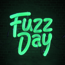 Fuzz Day Music Festival - Neon Edition. Un projet de Animation, Animation 2D, Br, ing et identité , et Création de logos de Hector S - 24.01.2020