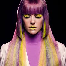 Fotografia belleza/ peluquería. Photograph, Studio Photograph, Fashion Photograph, Portrait Photograph, Digital Photograph, Commercial Photograph, and Photo Retouching project by Lu Poulain - 04.06.2021