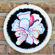 Bordado flor. Embroider project by Florencia Giossa - 02.26.2021