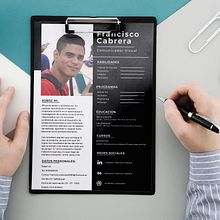 Mi curriculum vitae . Graphic Design project by Francisco Cabrera - 04.08.2021