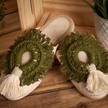 Mi Proyecto del curso: Macramé: decora tus zapatillas y sandalias. Accessor, Design, Arts, Crafts, Fiber Arts, and Macramé project by Julissa Martell Portes Senra - 06.23.2021
