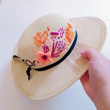 Bordando un sombrero. Projekt z dziedziny  Haft użytkownika Lina María Mora Brun - 10.04.2021