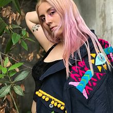 Chaquetas bordadas. Un progetto di Ricamo, Fashion design e Costume design di Camila Beatriz - 11.04.2021