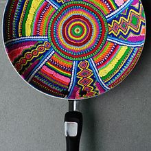 Mandala on pan. Ceramics project by Sofia Prado - 04.14.2021