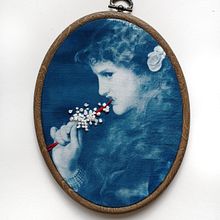 Cianotipias bordadas. Embroider, Photographic Composition, and Film Photograph project by Sara Medina Rodríguez - 10.18.2020