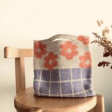 Mollie Makes magazine Issue 128 . Un projet de Design  , et Art textile de Fabric - 19.04.2021