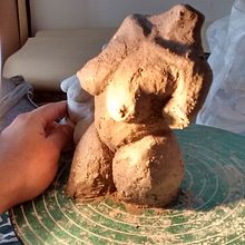 Modelado de figura femenina. Figure Drawing, and Sculpture project by Mik Rod - 12.31.2019