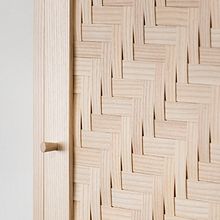 Splint Peg Cabinet. Un progetto di Design e creazione di mobili di Heide Martin - 20.04.2016