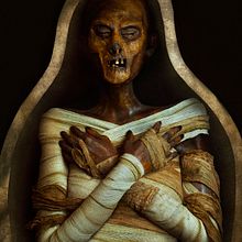 La Reina Hatshepsut - Fotografía y maquillaje protésico. Self-Portrait Photograph, Photograph, Fine-Art Photograph, Studio Photograph, Portrait Photograph, and Digital Photograph project by Miriam Eme - 04.01.2021