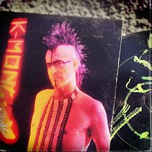 CD&VINIL Artworks. Un progetto di Arte concettuale, Design e Fotografia di Ezu Vulkan - 23.04.2014