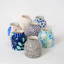 Mini vases en céramique. Un progetto di Ceramica di Sara Theron - 01.05.2021