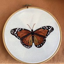 Mi Proyecto del curso: Técnicas de bordado realista mariposa monarca. Un progetto di Illustrazione tradizionale, Ricamo e Artigianato di Pilar Mata Abadia - 13.05.2021