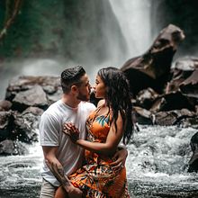 Sesión de pareja en catarata La Fortuna.. Projekt z dziedziny Fotografia, Fotografia portretowa, Fotografia dokumentalna,  Kompoz i cja w fotografii użytkownika Joice Dahianna Ruiz Soto - 07.04.2021