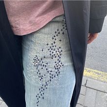 My project in Embroidery: Clothing Repair course. Embroider, Sewing, DIY, Upc, and cling project by Victoria D. - 05.10.2021