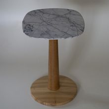 Mesa Lateral Blondin. Un proyecto de Diseño, Diseño de producto, Diseño, creación de muebles					, Carpintería y Diseño industrial de Danillo Faria - 07.01.2019