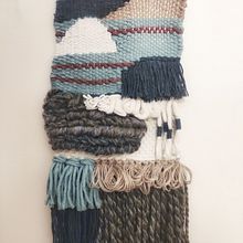 My project in Hand Weaving Techniques for Beginners  course. Een project van Craft,  Interieurdecoratie, Textiel, Weven y Textielontwerp van Cansu Melek Karakurt - 21.05.2021
