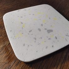 Mi Proyecto del curso: Técnicas decorativas en resinas acrílicas. Un progetto di Design di accessori, Artigianato e DIY di mimoshi - 17.05.2021