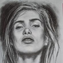 My project in Artistic Charcoal Portraiture: Creating Atmosphere course. Portrait Drawing, Traditional illustration, Fine Arts, Drawing, Realistic Drawing, and Artistic Drawing project by Zora Poznic Polh - 05.22.2021
