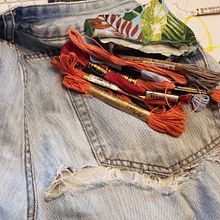 My project in Embroidery: Clothing Repair course. Bordado, Costura, DIY, Upc, cling, e Design têxtil projeto de sandyj - 21.05.2021