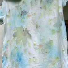 My project in Botanical Printing on Fabric and Paper course. Un progetto di Artigianato, Fashion design, DIY e Tintura tessile di Aditi Andreeva - 27.05.2021