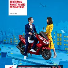 Honda PCX125 Ad Campaign . Un proyecto de Fotografía, Fotografía de producto, Publicidad, Dirección de arte y Escenografía de Aleksandra Kingo - 01.06.2021