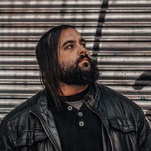 Retrato - Javier. Photo Retouching, Portrait Photograph, Digital Photograph, Outdoor Photograph & Instagram Photograph project by Ari Maeda - 11.27.2019