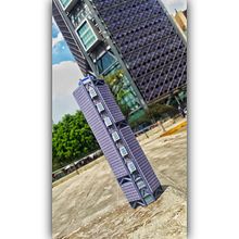 Torre BBVA (MK3), elaborada con técnica papercraft escala 1: 1000, frente a la torre BBVA real.. Un progetto di Architettura, Artigianato, Disegno digitale, Design, Modellazione 3D e Papercraft di Jesús Salvador Cerón Hernandez - 20.05.2021