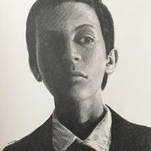 Retrato de joven. Realistic Drawing, Traditional illustration, Fine Arts, Sketching, Pencil Drawing, Drawing, Portrait Drawing, Artistic Drawing, and Figure Drawing project by arvaloet - 06.04.2021