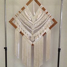Mi Proyecto del curso: Introducción al tapiz de macramé. Accessor, Design, Arts, Crafts, Fiber Arts, and Macramé project by gemma_roselloo - 06.06.2021
